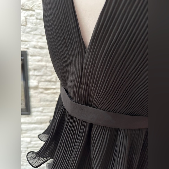 NWT IEENA for MAC DUGGAL 49054 Black Sleeveless Ruffle Tiered V Neck Gown sz 12 - Picture 7 of 9